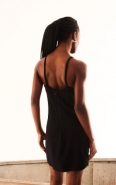 VESTIDO COM BORDADO MANUAL PRETO