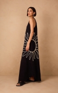 VESTIDO REGATA COM BORDADO PRETO