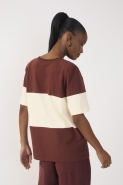 BLUSA T-SHIRT BICOLOR OFF NEVOA / MARROM 