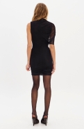 VESTIDO CURTO COM OMBRO DRAPEADO