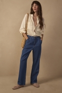 CALCA JEANS DETALHE PREGA 