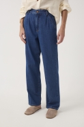 CALCA JEANS DETALHE PREGA 